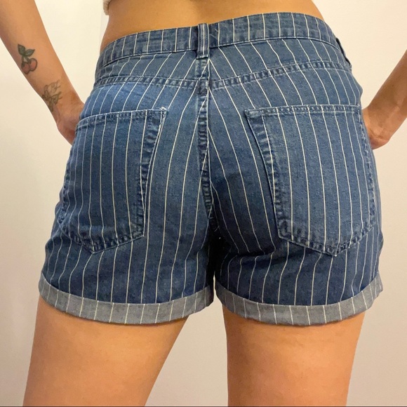 &Denim Blue Pinstripe cuff denim Shorts US 6 - Picture 3 of 7